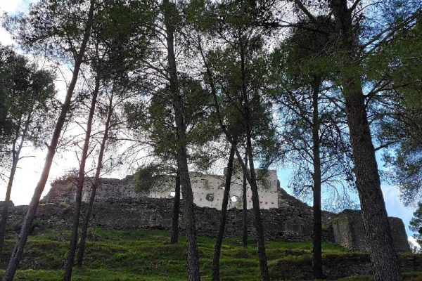 ruta al castillo de enguera ruta al castillo de enguera